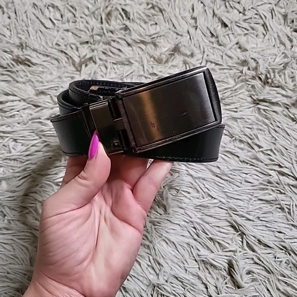 *SOLD* SlideBelts Belt Black - Used. ✨️💫 - Picture 4 of 8